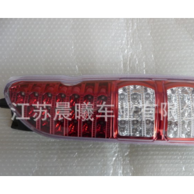 适用丰田海狮2005款汽车后尾灯改装三代红底LED水晶款